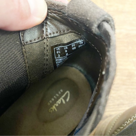 Clarks | Women's Brown Maypearl Daisy Suede Ankle Bootie Size 9 - Picture 4 of 12